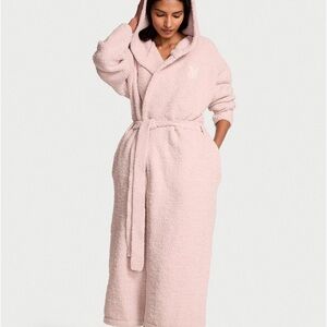 Women's Cozy Pink Hooded RobeSize M/L